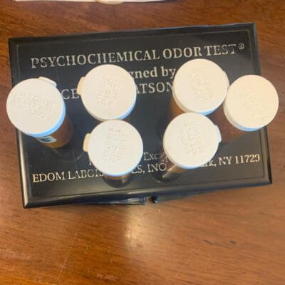 foto che rappresenta il test olfattivo chiamato odor test servizio che trovi da annalisa bettin nutrizionista di vicenza e provincia